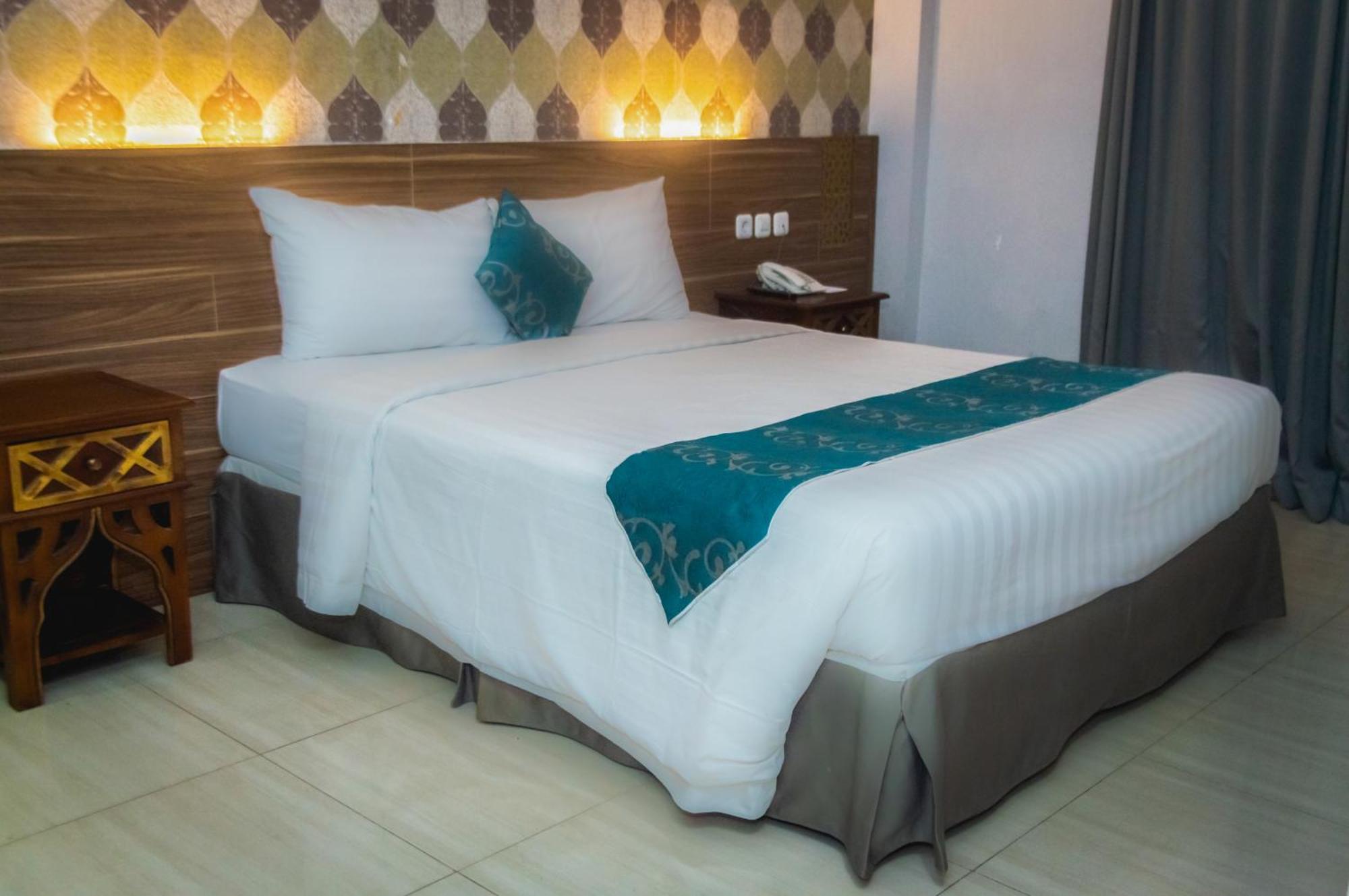 Grand Amira Hotel Solo, Azana Hotels Collection Exterior photo