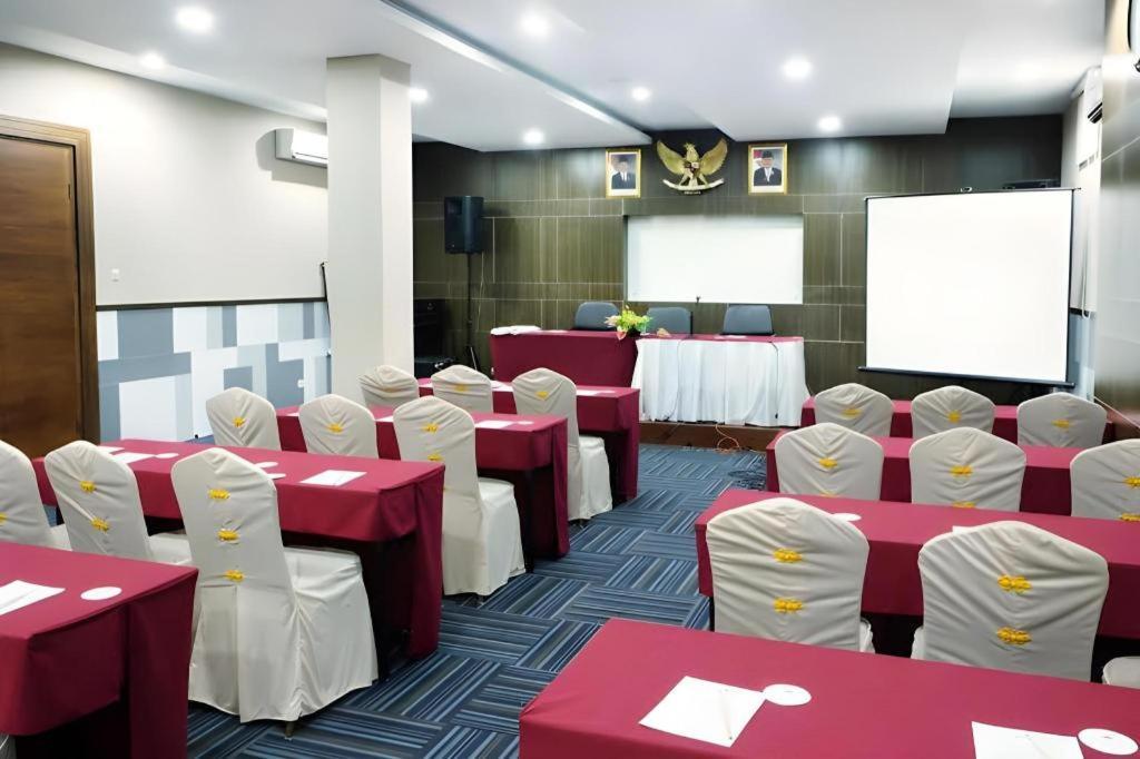 Grand Amira Hotel Solo, Azana Hotels Collection Exterior photo