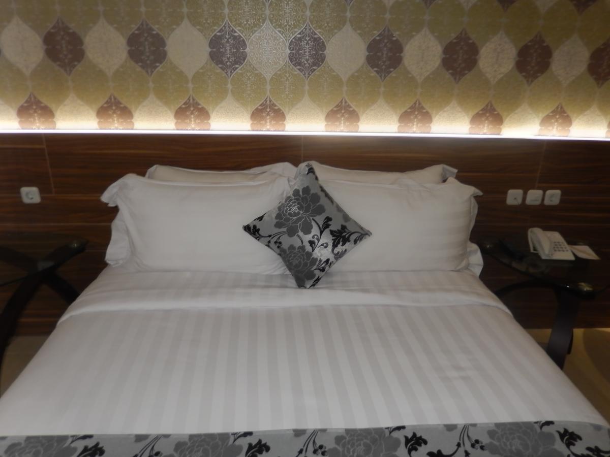 Grand Amira Hotel Solo, Azana Hotels Collection Exterior photo