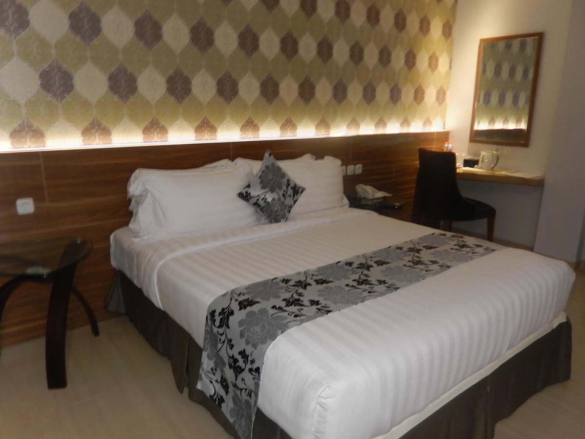 Grand Amira Hotel Solo, Azana Hotels Collection Exterior photo